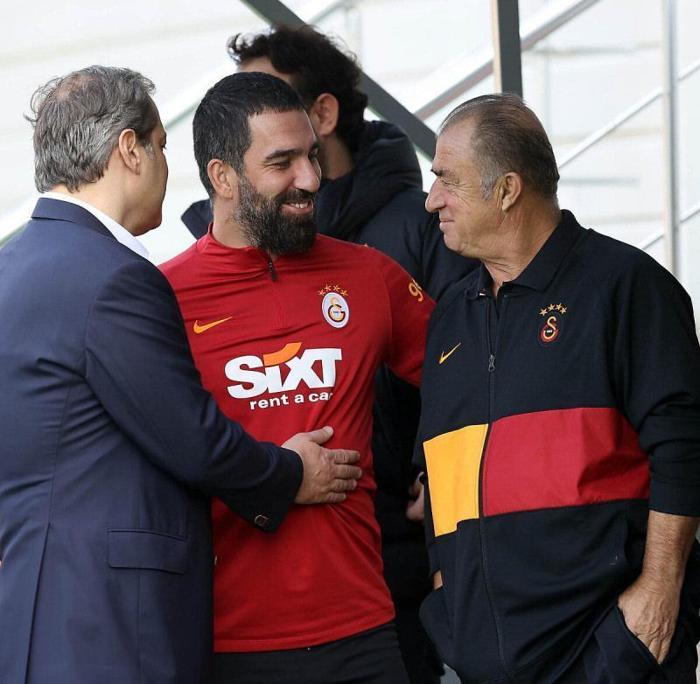 Galatasarayda Fatih Terim sonrası, Başkan Burak Elmas Floryada