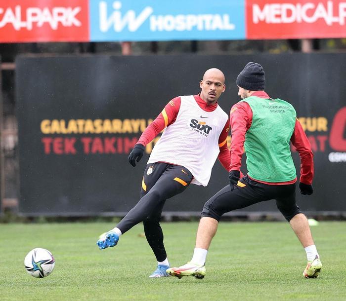 Galatasarayda Fatih Terim sonrası, Başkan Burak Elmas Floryada