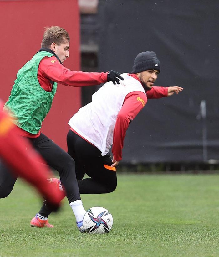 Galatasarayda Fatih Terim sonrası, Başkan Burak Elmas Floryada