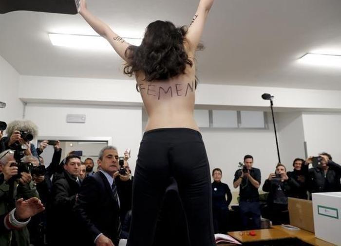 Berlusconiye Femen şoku