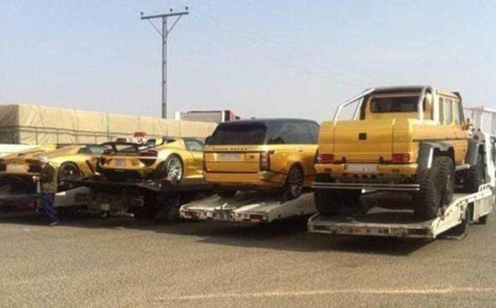 Suudi milyarder arabalarını altın kaplattı