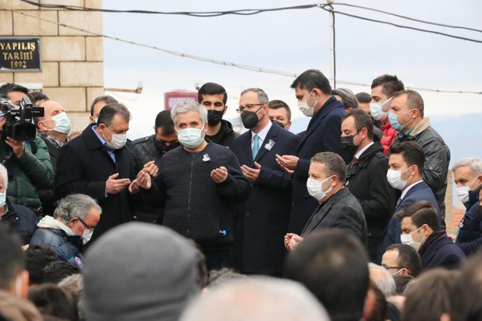 Trafik kazasında hayatını kaybeden Ahmet Çalık son yolculuğuna uğurlandı