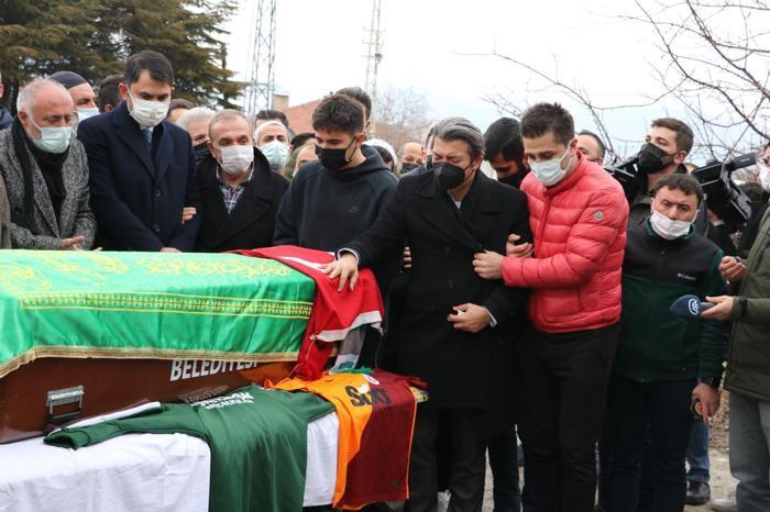 Trafik kazasında hayatını kaybeden Ahmet Çalık son yolculuğuna uğurlandı