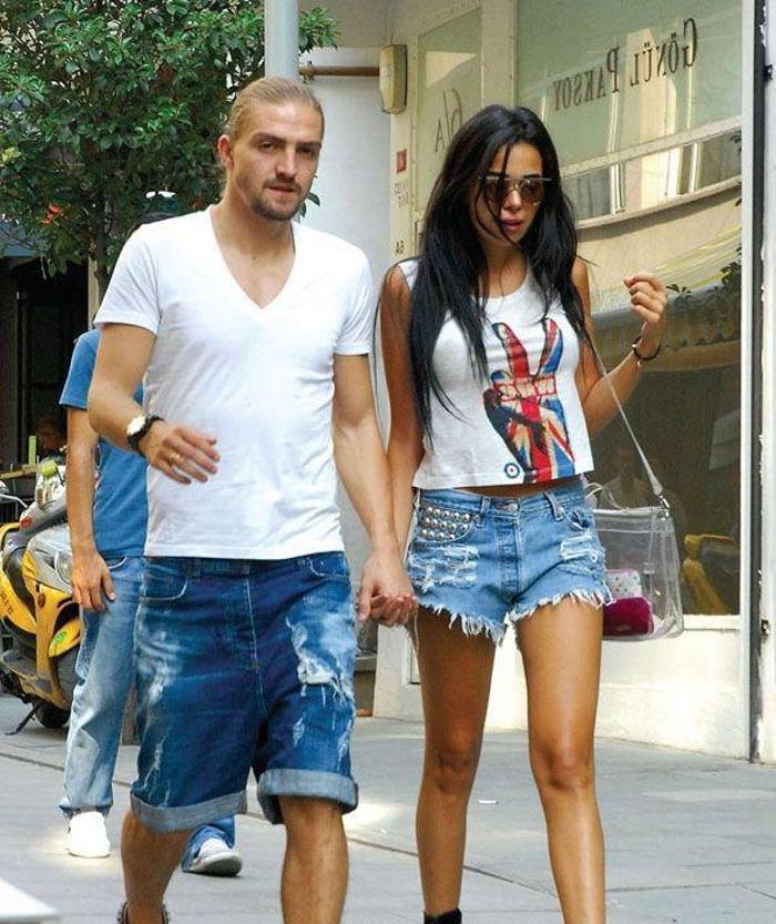 Caner Erkin evi terk etti