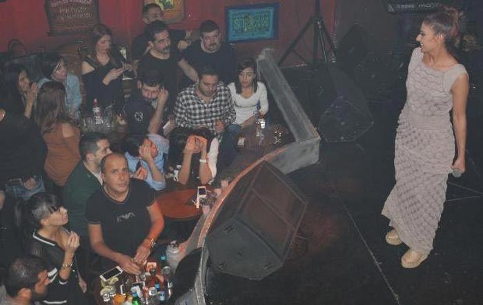 Caner Erkin evi terk etti