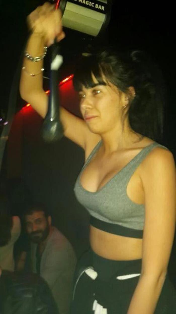 Caner Erkin evi terk etti