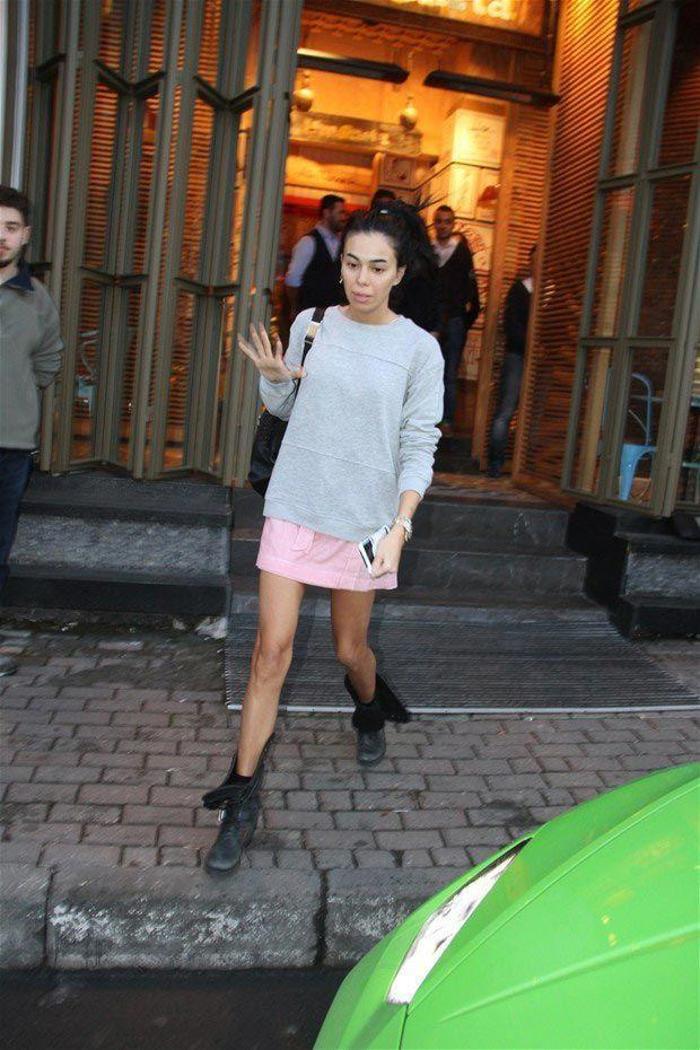 Caner Erkin evi terk etti