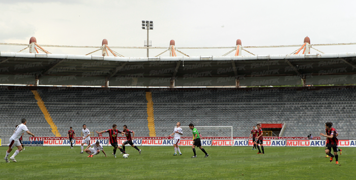 Türk sporunun acı kaybı Ahmet Çalıkın futbolculuk kariyeri