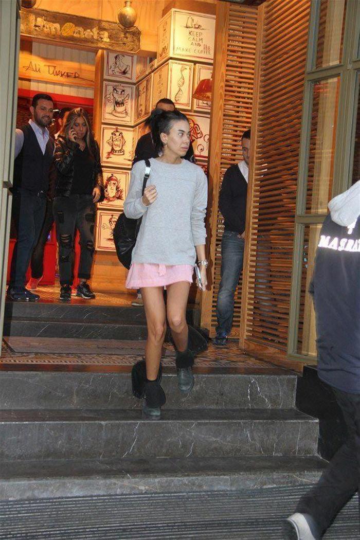 Caner Erkin evi terk etti