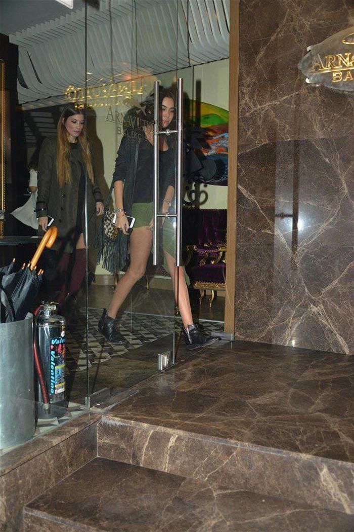 Caner Erkin evi terk etti