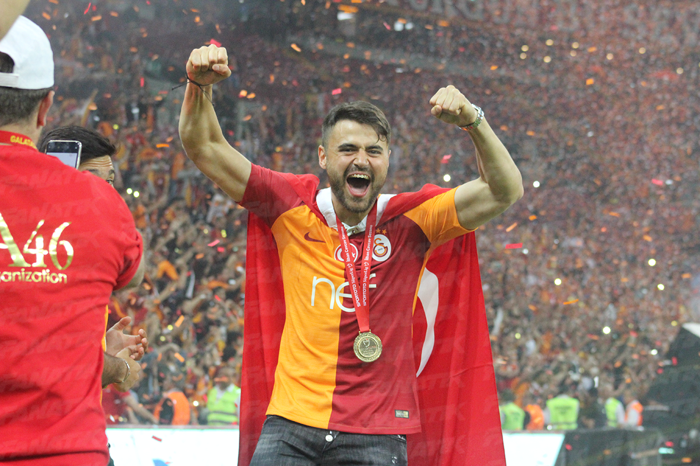 Türk sporunun acı kaybı Ahmet Çalıkın futbolculuk kariyeri