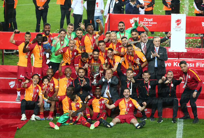 Türk sporunun acı kaybı Ahmet Çalıkın futbolculuk kariyeri