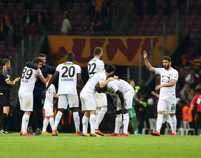 Fanatik yazarlarının Galatasaray - Akhisarspor maçı yorumları