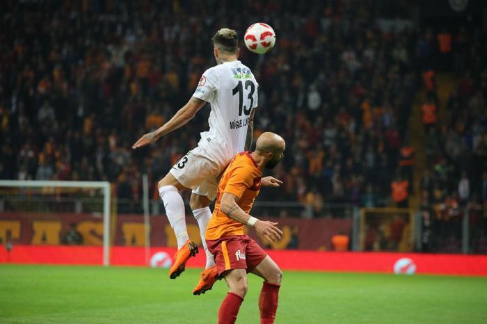 Fanatik yazarlarının Galatasaray - Akhisarspor maçı yorumları