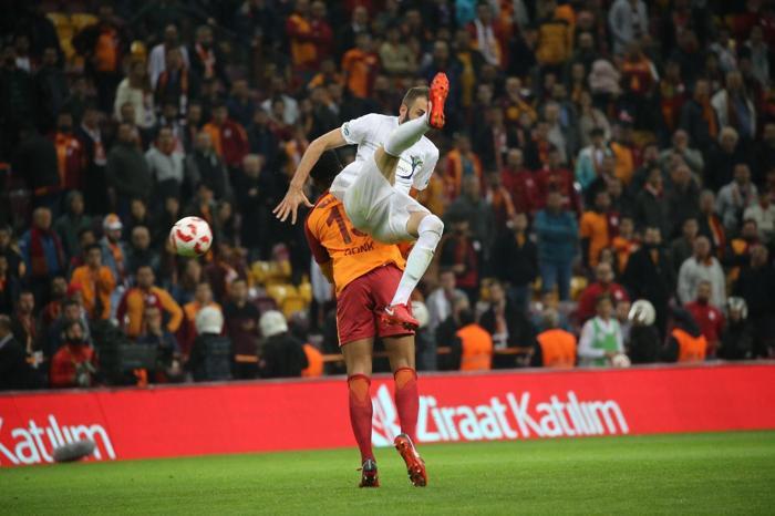 Fanatik yazarlarının Galatasaray - Akhisarspor maçı yorumları