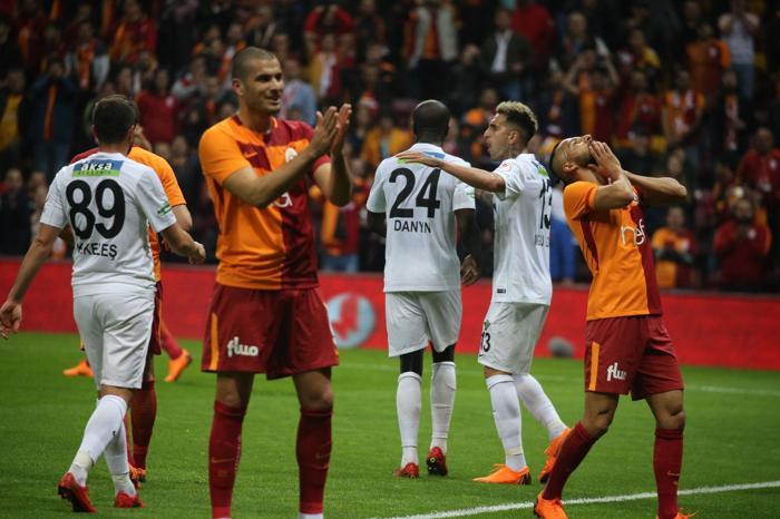 Fanatik yazarlarının Galatasaray - Akhisarspor maçı yorumları