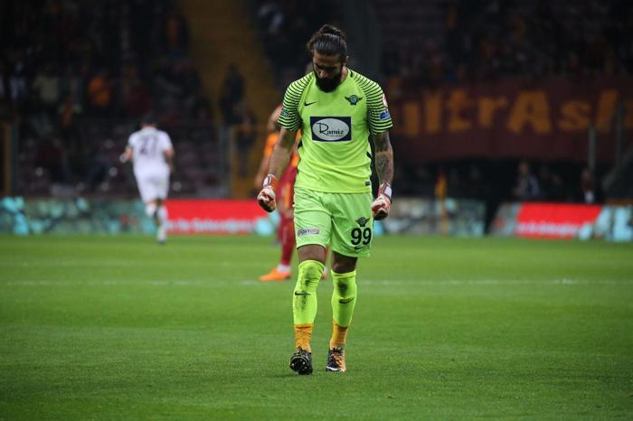 Fanatik yazarlarının Galatasaray - Akhisarspor maçı yorumları