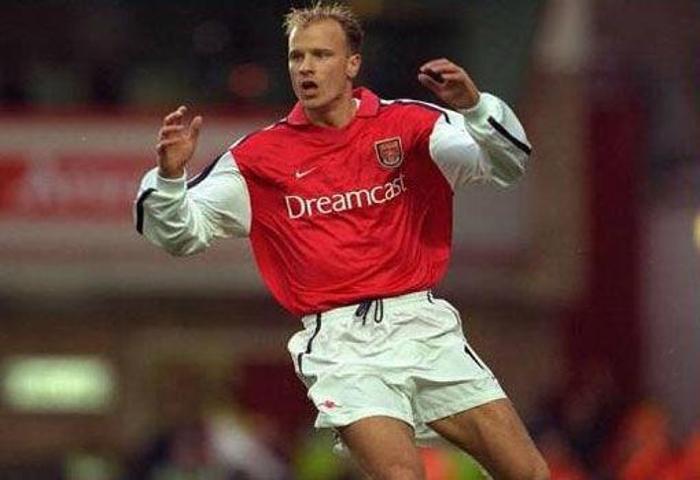 11-DENNIS BERGKAMP
