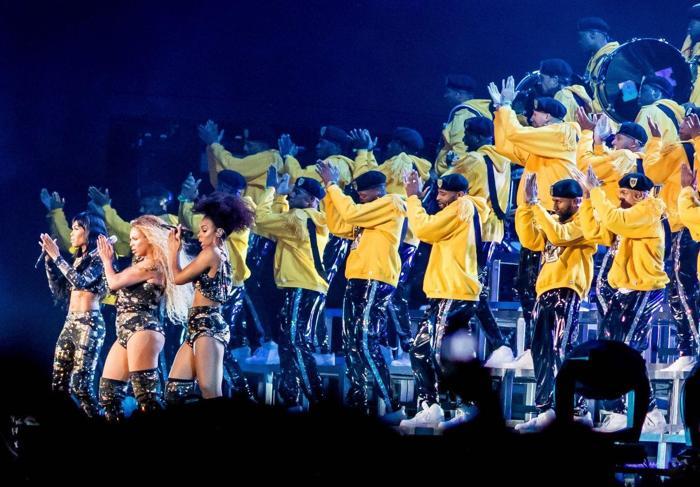 Beyonceden müthiş performans İşte ünlülerin akın ettiği Coachella Festivali