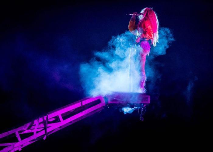 Beyonceden müthiş performans İşte ünlülerin akın ettiği Coachella Festivali