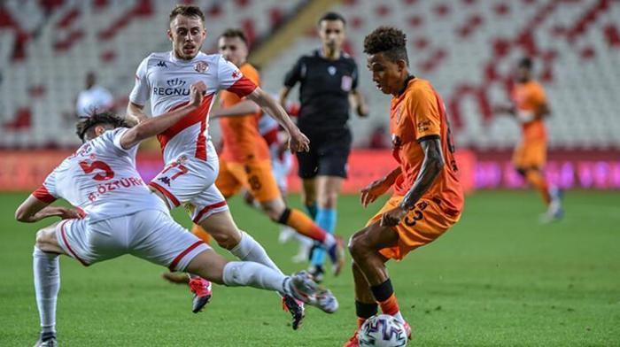 Son dakika Galatasarayda ilk transfer Gedson Fernandes ve Benfica ile anlaşma sağlandı