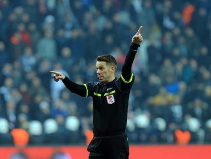 Beşiktaş - Fenerbahçe derbisi: Futbol haini