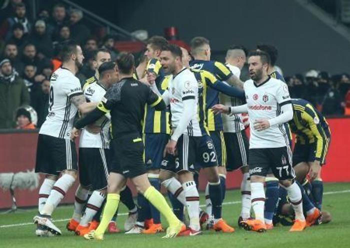 Beşiktaş - Fenerbahçe derbisi: Futbol haini