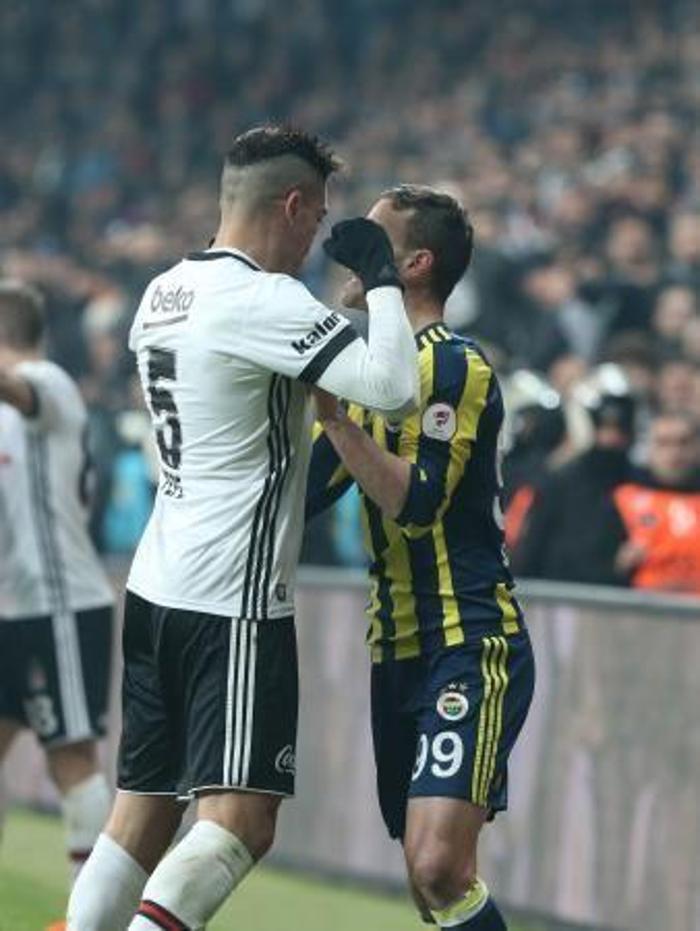 Beşiktaş - Fenerbahçe derbisi: Futbol haini