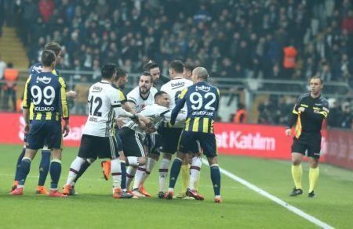 Beşiktaş - Fenerbahçe derbisi: Futbol haini