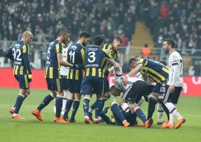 Beşiktaş - Fenerbahçe derbisi: Futbol haini