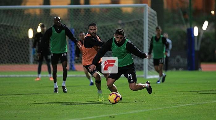 Ryan Babel yeniden... Beşiktaş idmanında dikkat çeken detay