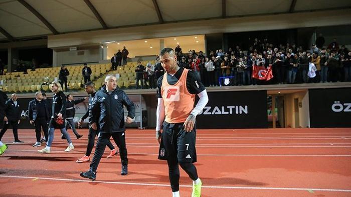 Ryan Babel yeniden... Beşiktaş idmanında dikkat çeken detay