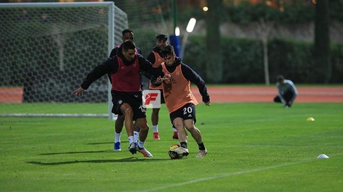 Ryan Babel yeniden... Beşiktaş idmanında dikkat çeken detay