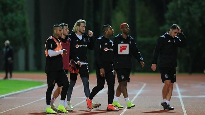 Ryan Babel yeniden... Beşiktaş idmanında dikkat çeken detay