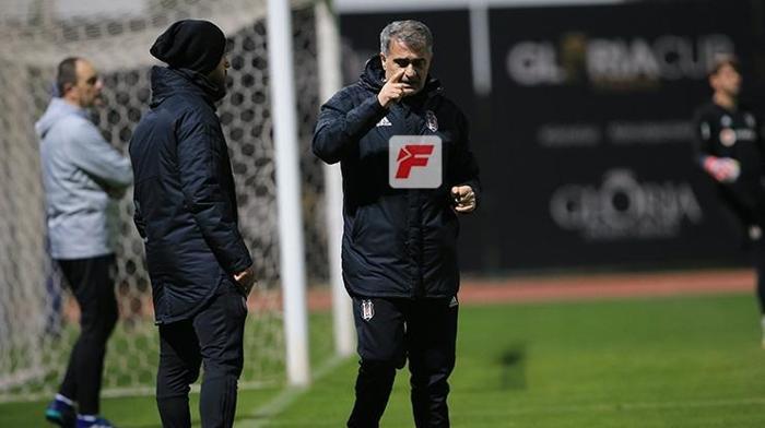 Ryan Babel yeniden... Beşiktaş idmanında dikkat çeken detay