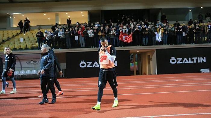Ryan Babel yeniden... Beşiktaş idmanında dikkat çeken detay