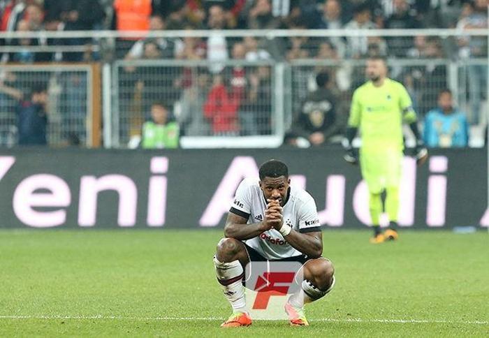 Jeremain Lens herkesi çileden çıkardı