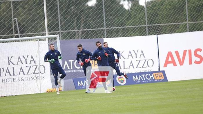 Fenerbahçe idmanında Volkan ve Dirar sürprizi