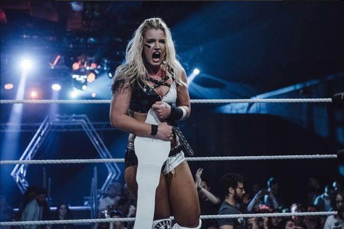 Ünlü kadın güreşçi Toni Storm sosyal medya hesaplarını tek tek kapattı