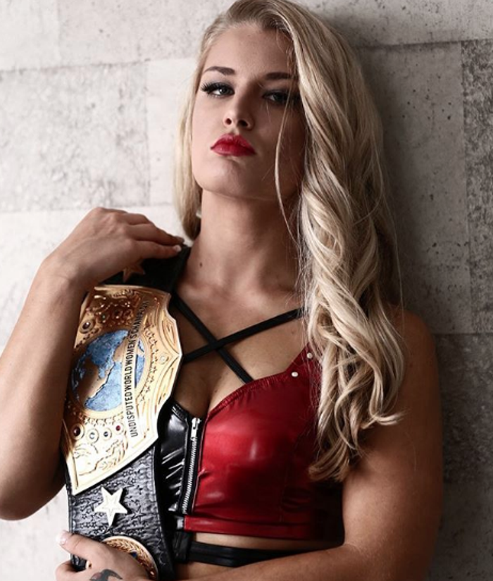 Ünlü kadın güreşçi Toni Storm sosyal medya hesaplarını tek tek kapattı