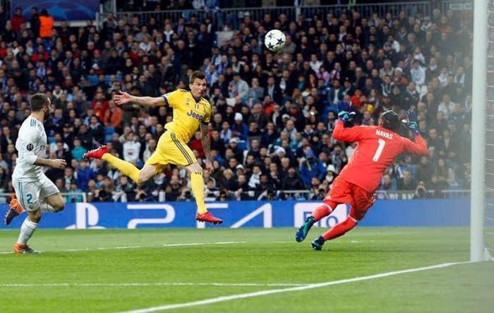 İtalyanlar duyurdu Mandzukic İstanbula...
