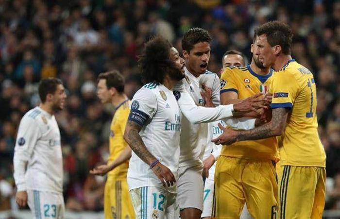 İtalyanlar duyurdu Mandzukic İstanbula...