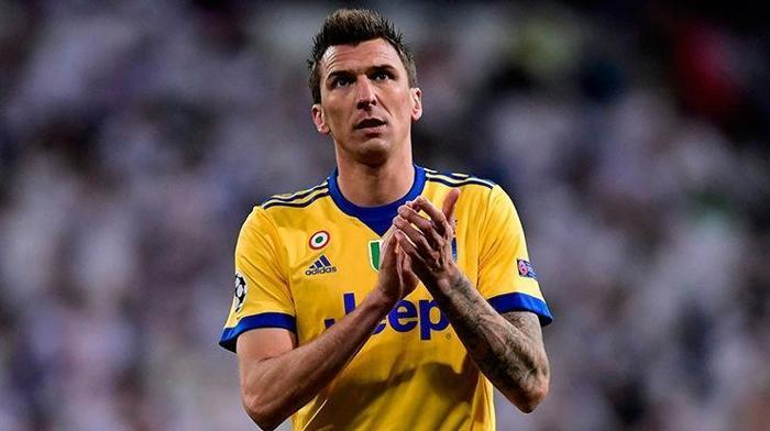 İtalyanlar duyurdu Mandzukic İstanbula...