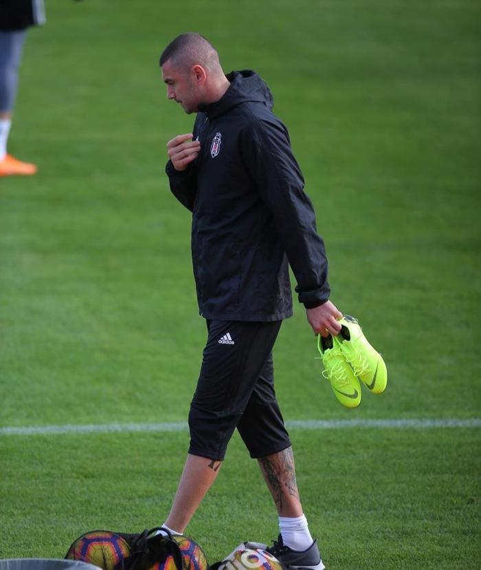 Burak Yılmaz Beşiktaşta ilk antrenmanına çıktı