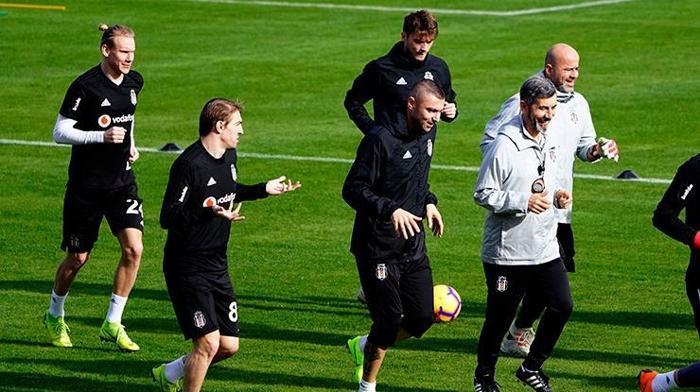 Burak Yılmaz Beşiktaşta ilk antrenmanına çıktı