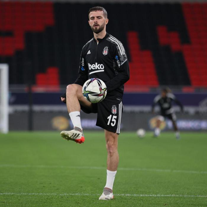 Önder Karaveli kararını verdi Beşiktaşın Antalyaspor maçı muhtemel 11...
