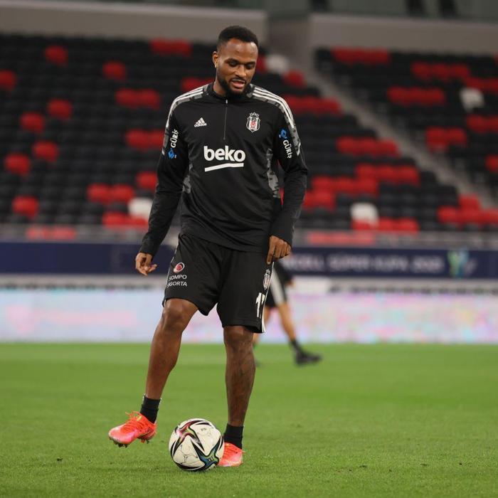 Önder Karaveli kararını verdi Beşiktaşın Antalyaspor maçı muhtemel 11...
