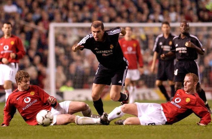 MANCHESTER UNİTED 4 - 3 REAL MADRİD (2002-2003)