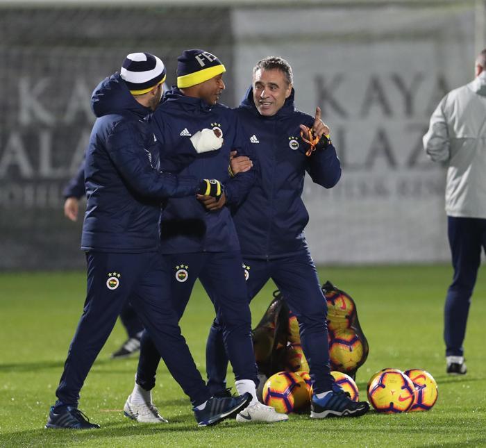 Fenerbahçede Volkan Demirel geri döndü