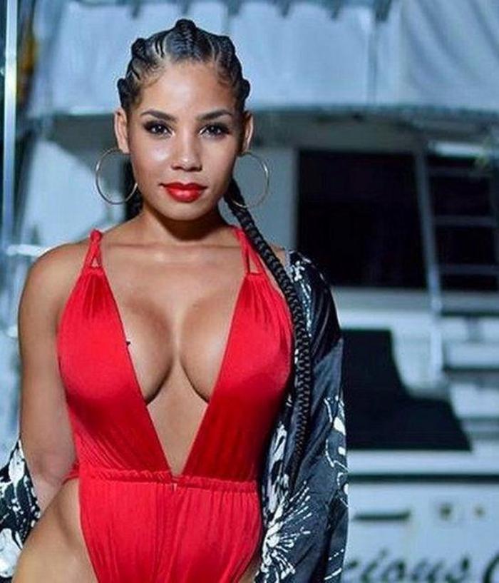Usain Boltun sevgilisi Kasi Bennett, Victorias Secret modellerine özendi